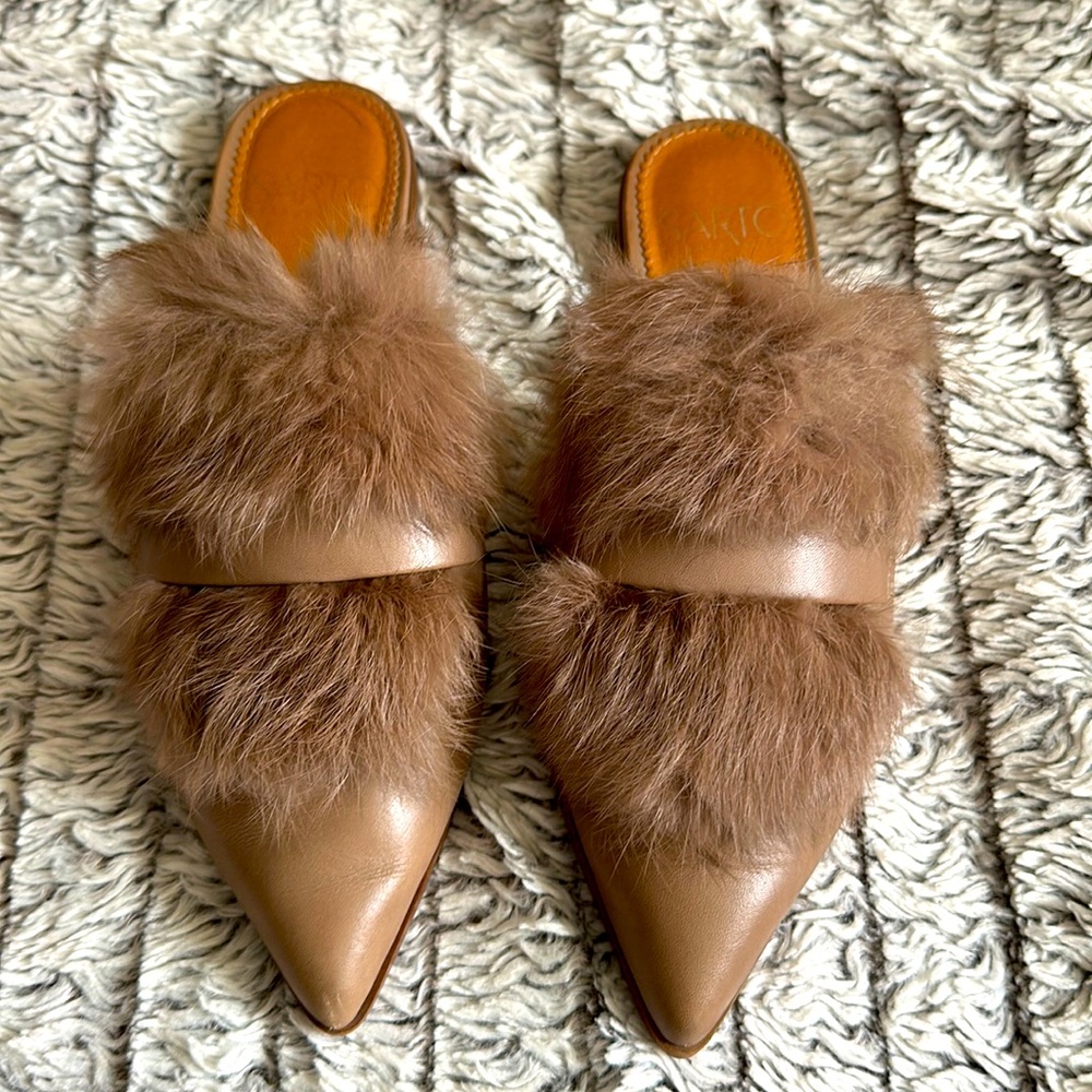Franco Sarto size 6 Faux Fur Mules / flats in Taupe